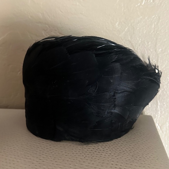 ELEGANT 1950s\' BLACK FEATHER/RHINESTONE COCKTAIL HAT main image 5